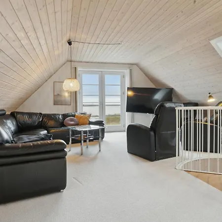 Beach Front In With House A Panoramic View Nyaraló Vestervig